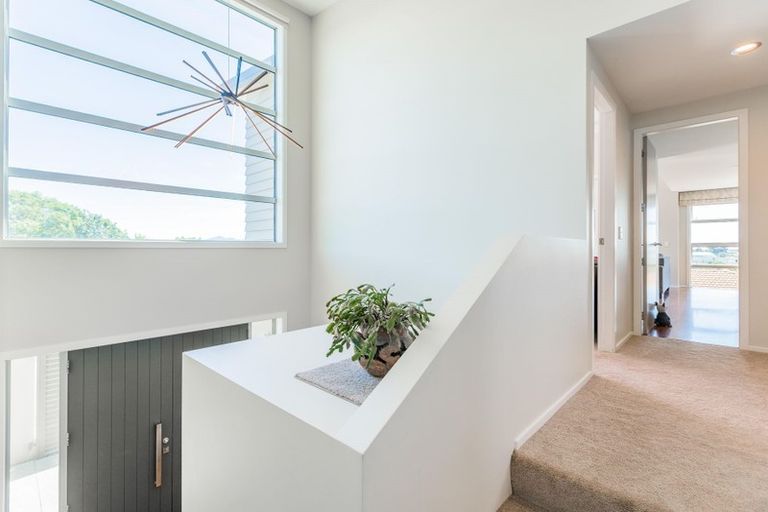 Photo of property in 134 Renown Road, Raumati South, Paraparaumu, 5032