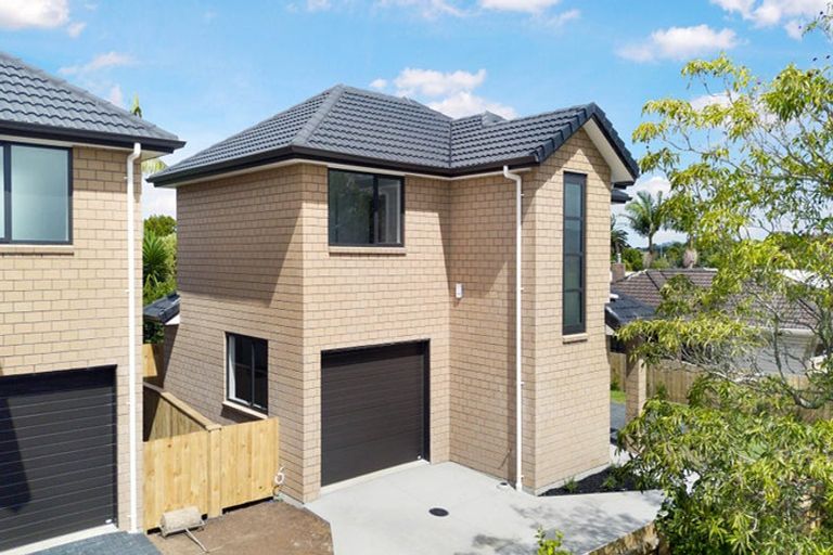 Photo of property in 8b Strid Road, Te Atatu South, Auckland, 0610