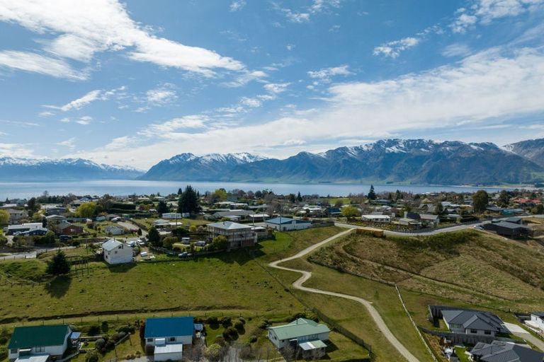 Photo of property in 20 Hewson Crescent, Lake Hawea, Wanaka, 9382