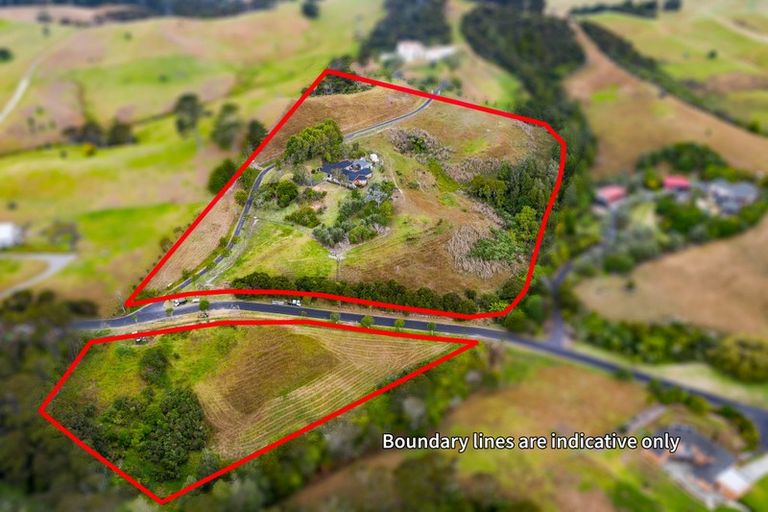 Photo of property in 18 Gum Road, Henderson Valley, Auckland, 0612