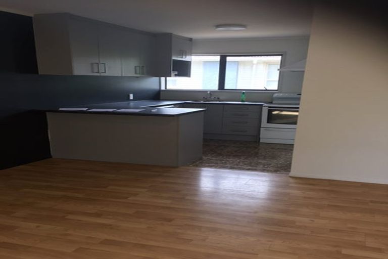 Photo of property in 1/44 Megan Avenue, Pakuranga Heights, Auckland, 2010