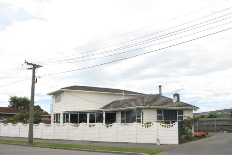Photo of property in 32 Gould Crescent, Woolston, Christchurch, 8023