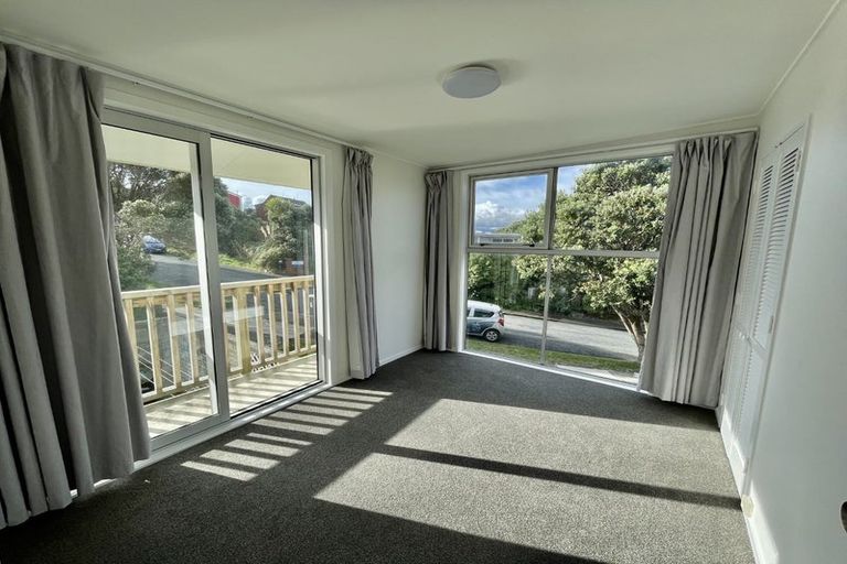 Photo of property in 1/7 Rangitane Street, Maupuia, Wellington, 6022