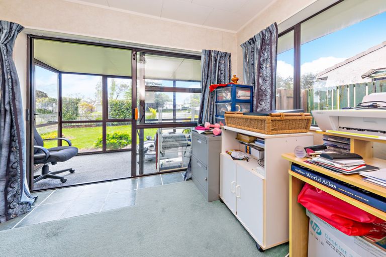 Photo of property in 1/42 Park Estate Road, Rosehill, Papakura, 2113