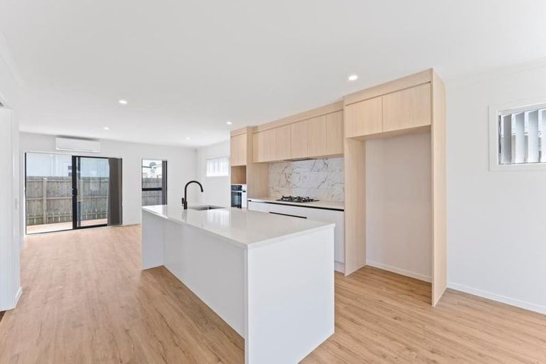 Photo of property in 30 Opaheke Road, Papakura, 2110