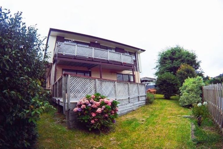 Photo of property in 2/52 Galloway Crescent, Farm Cove, Auckland, 2012