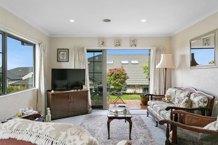 Photo of property in 10 Lakeridge Close, Rangatira Park, Taupo, 3330