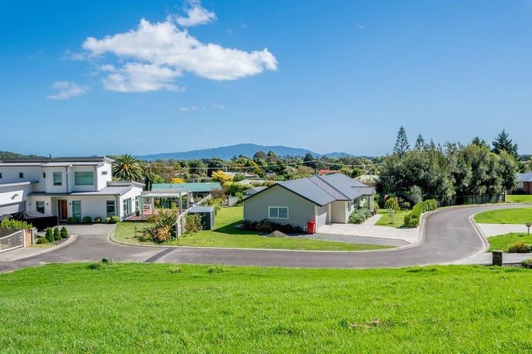 Photo of property in 7 Hihi Place, Waikanae, 5036