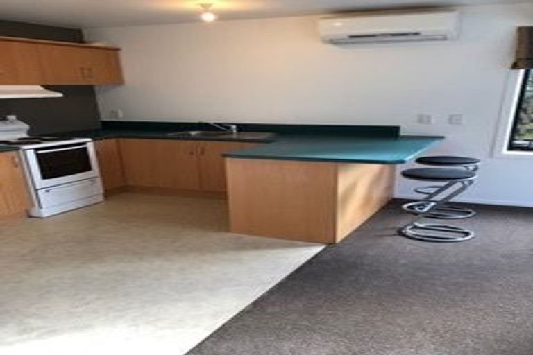 Photo of property in 30 Greenstone Place, Fernhill, Queenstown, 9300