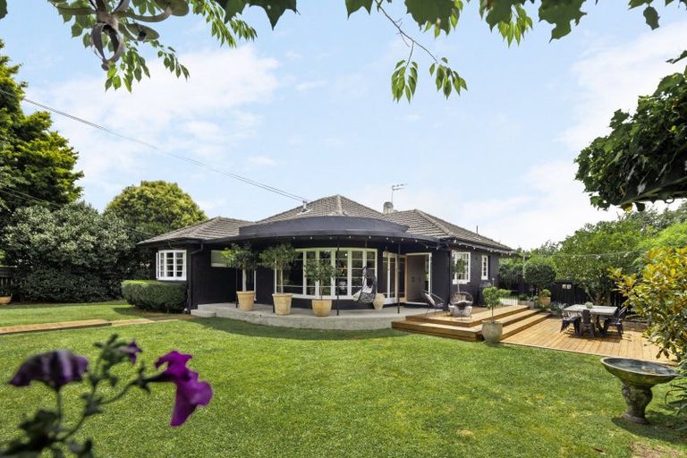 Photo of property in 27 Alfred Street, Fairfield, Hamilton, 3214