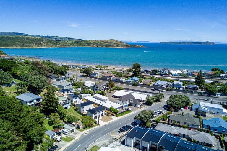 Photo of property in 6a Grays Road, Plimmerton, Porirua, 5026