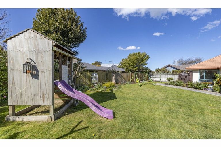Photo of property in 20 Milesbrook Close, Rangiora, 7400