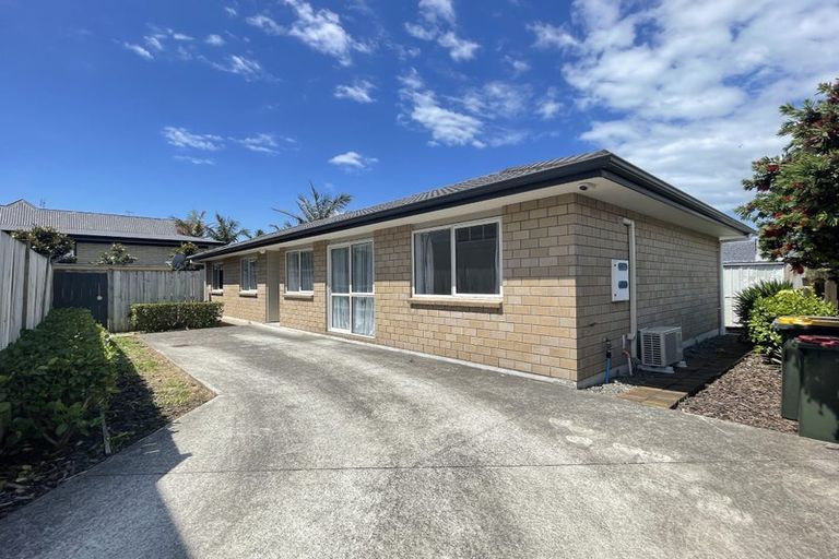 Photo of property in 72 Prince Regent Drive, Half Moon Bay, Auckland, 2012