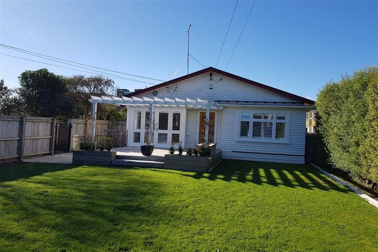 Photo of property in 160 Kings Crescent, Hutt Central, Lower Hutt, 5010