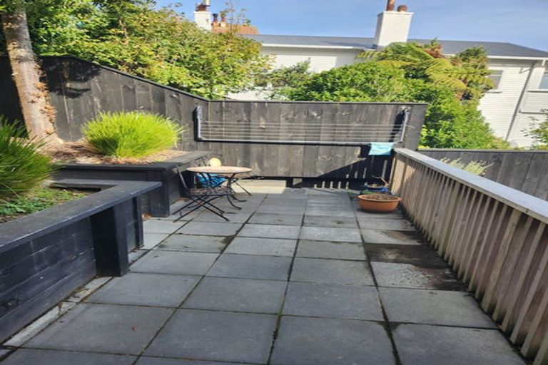 Photo of property in 64 Central Terrace, Kelburn, Wellington, 6012