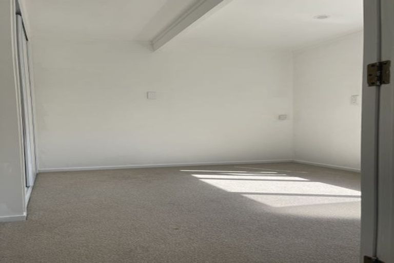 Photo of property in 48 Tiri Tiri Road, Birkdale, Auckland, 0626