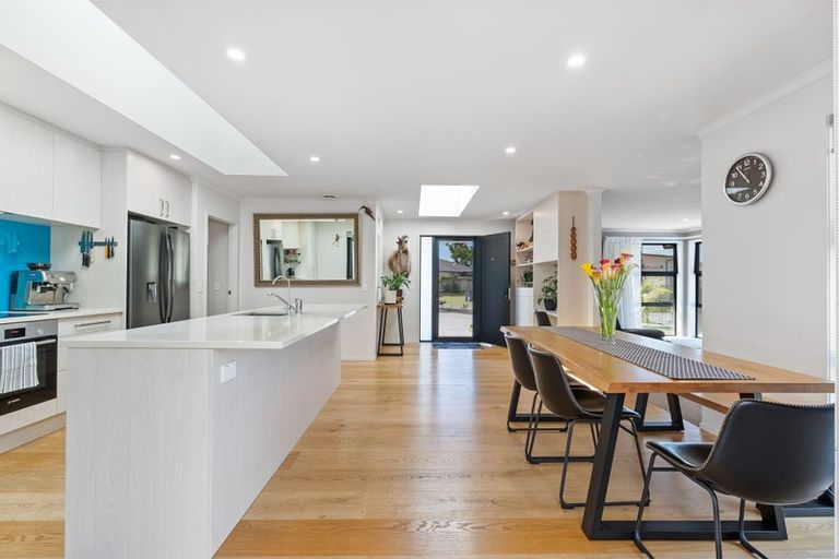 Photo of property in 24 Barbados Way, One Tree Point, 0118