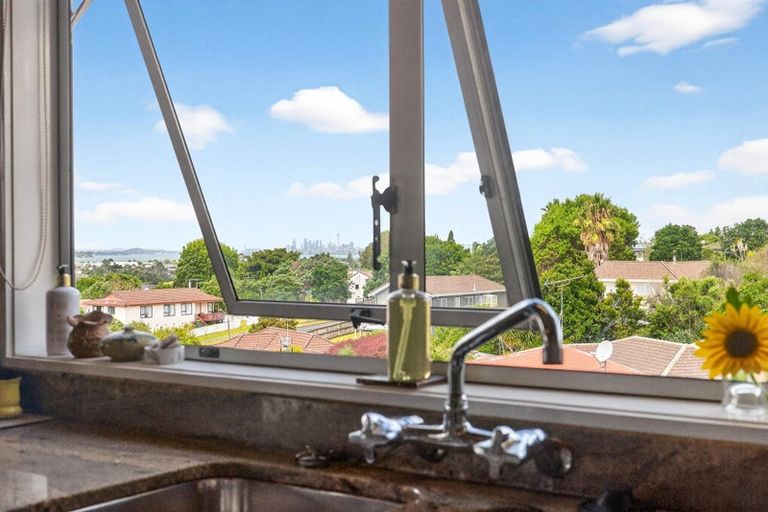 Photo of property in 22 Widmore Drive, Massey, Auckland, 0614