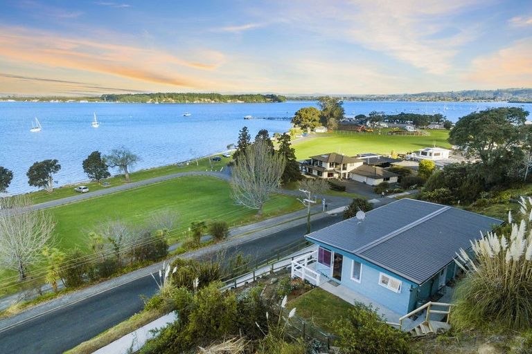 Photo of property in 39 Harbour View Road, Omokoroa, 3114