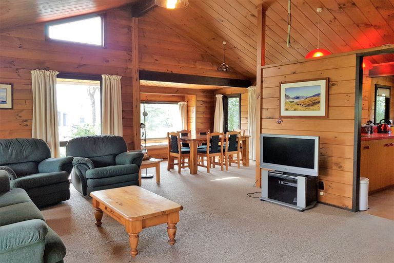 Photo of property in 32 Murray Place, Lake Tekapo, 7999