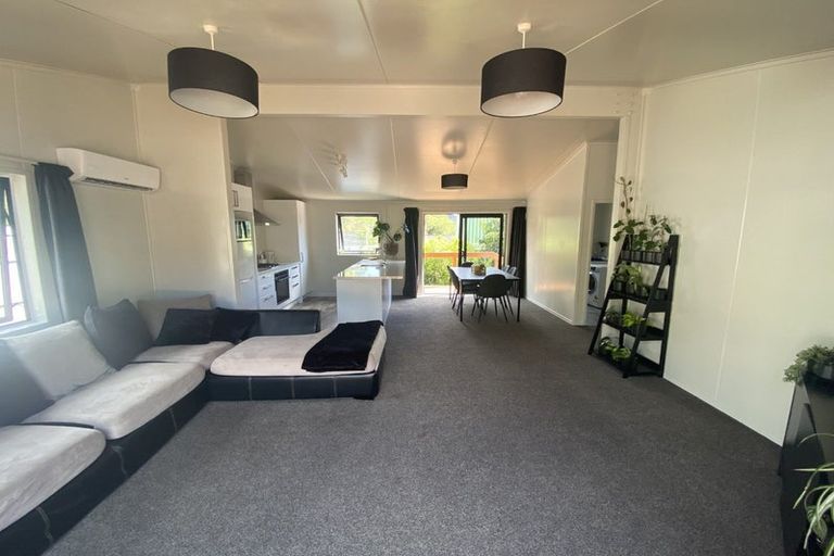 Photo of property in 18a Norana Road, Maoribank, Upper Hutt, 5018