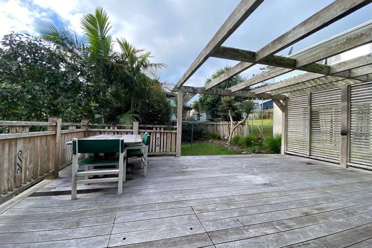 Photo of property in 1282 Whangaparaoa Road, Army Bay, Whangaparaoa, 0930