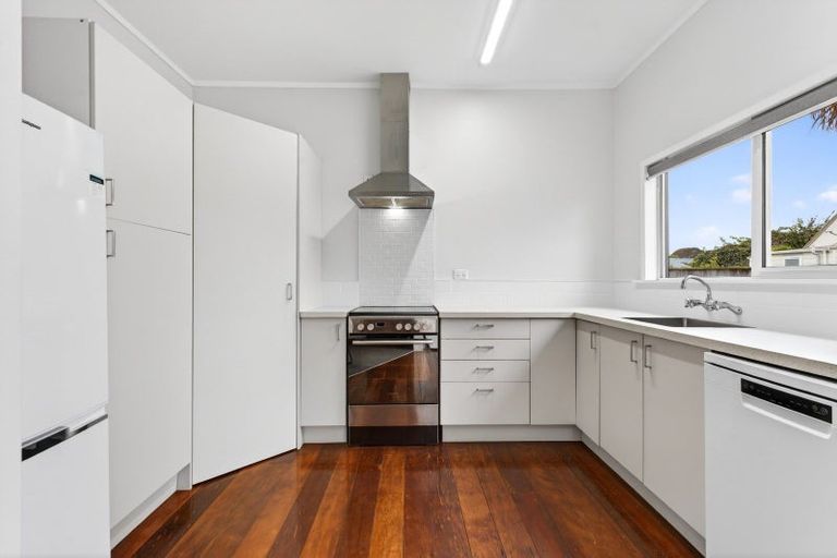 Photo of property in 8 Anzac Avenue, Onekawa, Napier, 4110