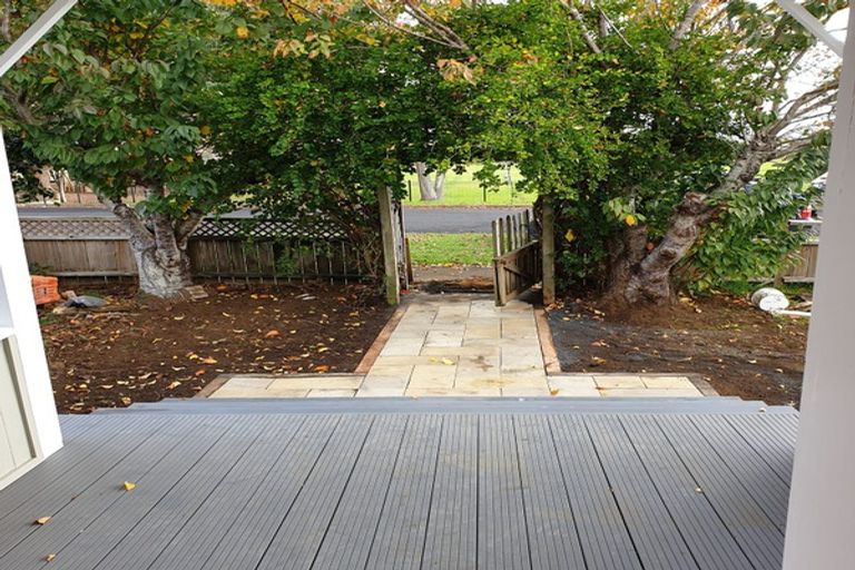 Photo of property in 15 View Road, Waiuku, 2123