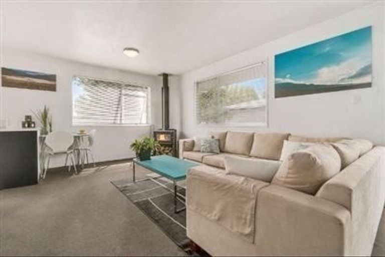 Photo of property in 2/23 Mildmay Road, Henderson, Auckland, 0610