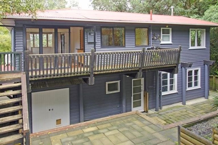 Photo of property in 43 Waima Crescent, Titirangi, Auckland, 0604