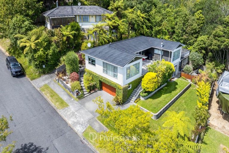 Photo of property in 18 Dalton Grove, Stokes Valley, Lower Hutt, 5019