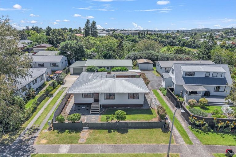 Photo of property in 8a Kaimai Place, Hairini, Tauranga, 3112