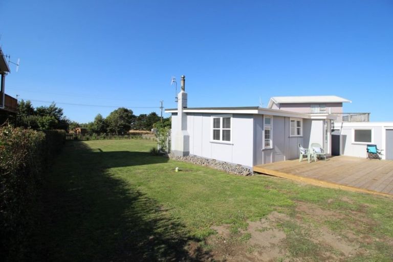 Photo of property in 1917 Parewanui Road, Parewanui, Bulls, 4894