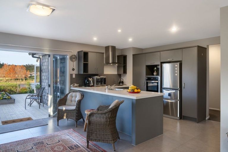 Photo of property in 31 Scoria Close, Pyes Pa, Tauranga, 3112