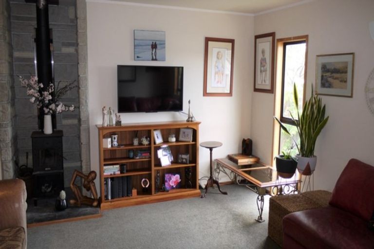 Photo of property in 1/406 East Coast Road, Sunnynook, Auckland, 0630