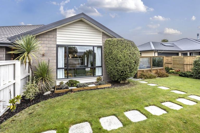 Photo of property in 2 Pukeko Place, Rangiora, 7400