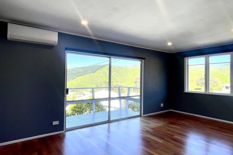 Photo of property in 15 Montreal Grove, Kingston, Wellington, 6021