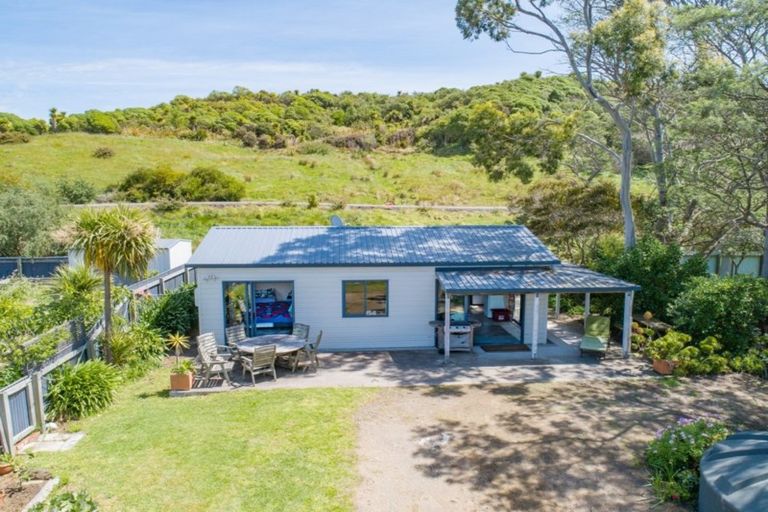 Photo of property in 64 Pinedale Crescent, Riversdale Beach, Masterton, 5872