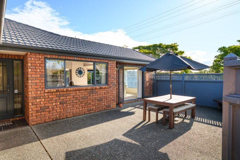 Photo of property in 12 Mana Place, Awapuni, Palmerston North, 4412