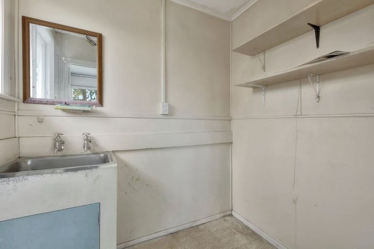 Photo of property in 195 South Road, Spotswood, New Plymouth, 4310