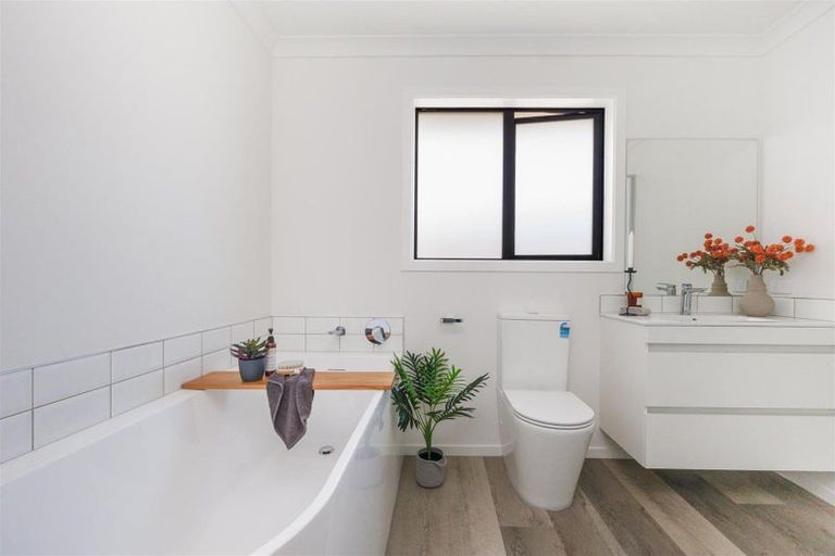 Photo of property in 166b Bridge Street, Bulls, 4818