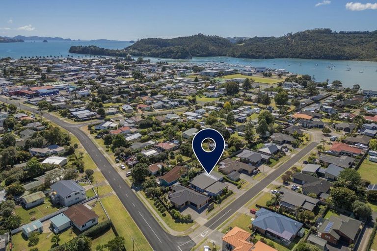 Photo of property in 3 Cobham Lane, Whitianga, 3510