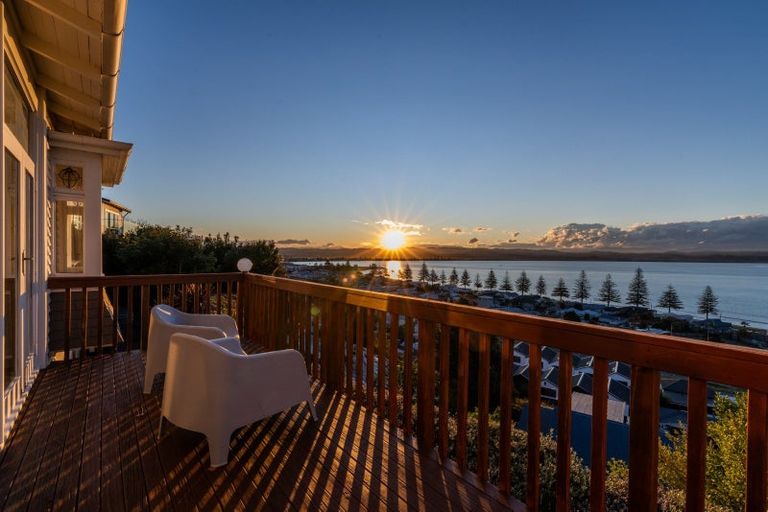 Photo of property in 14 Bay View Road, Bluff Hill, Napier, 4110