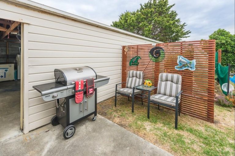 Photo of property in 68 Hinau Street, Castlecliff, Whanganui, 4501