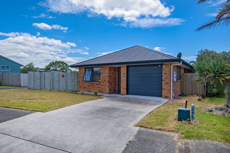 Photo of property in 11 Ata-mahina Way, Ruakaka, 0116