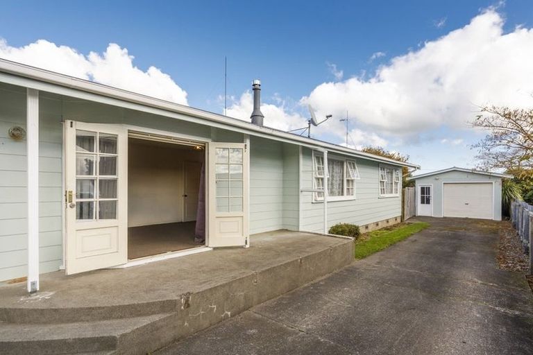 Photo of property in 91 Bridge Street, Bulls, 4818