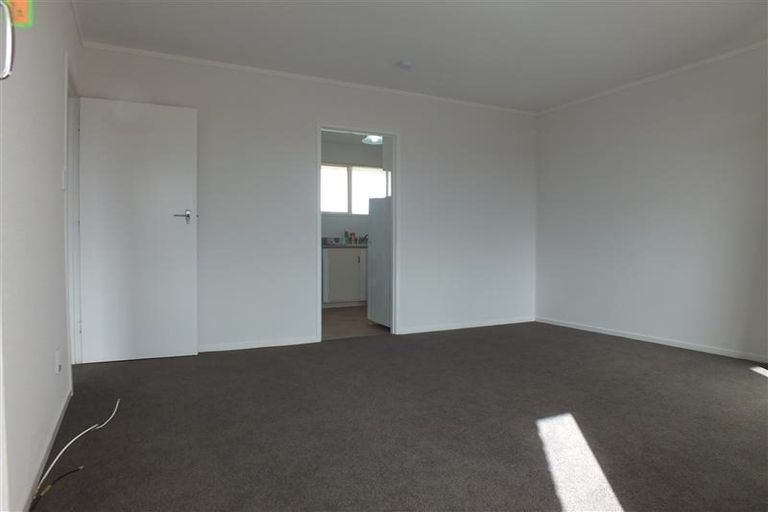 Photo of property in 1/1 Doment Crescent, Orewa, 0931