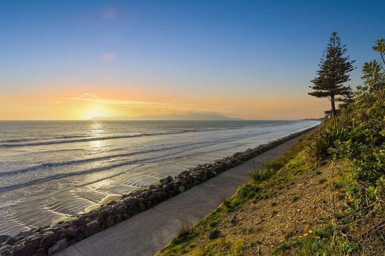 Photo of property in 3a The Esplanade, Raumati South, Paraparaumu, 5032