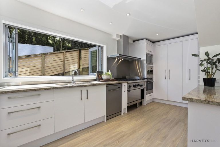 Photo of property in 13 Miha Road, Titirangi, Auckland, 0604