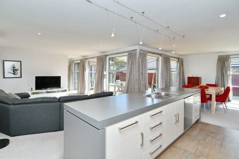 Photo of property in 14 Bancroft Place, Parklands, Christchurch, 8083